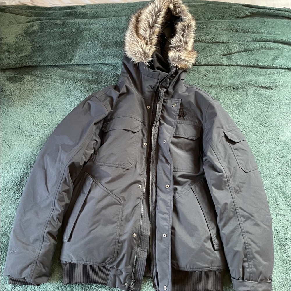 100 percent authentic mint condition North Face winter coat.
